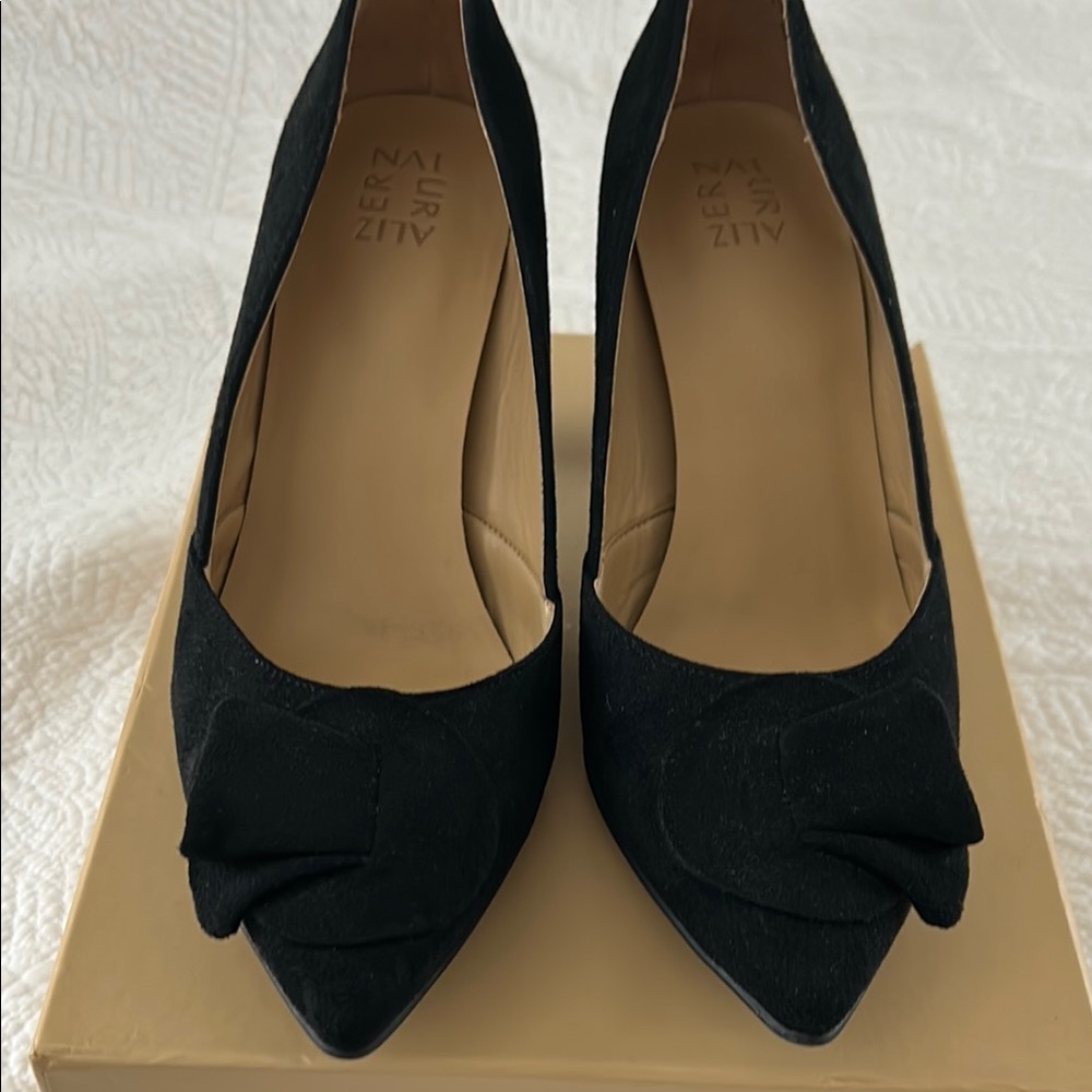 Naturalizer Black suede Heels with Bow Accent